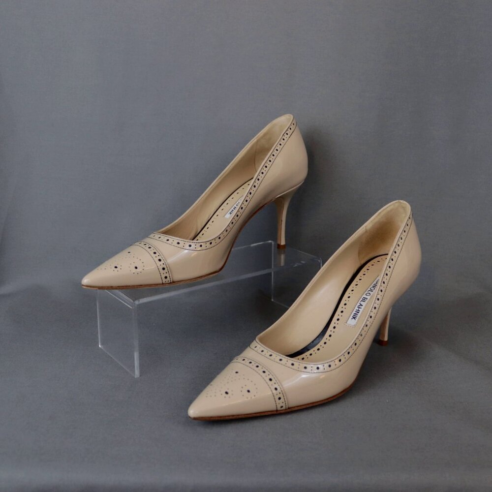 Manolo Blahnik 38 Quitohi Patent Nude Tan Point Toe Heels Perforated Laser Cut - Picture 8 of 16